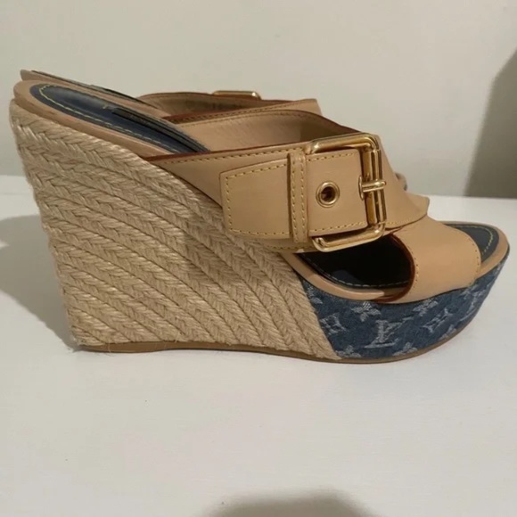 LV . Monogram Denim and Leather Espadrilles . 38 - Picture 8 of 15